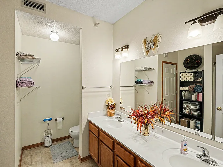 1776 Maryland Ave E #201 — Photo 6