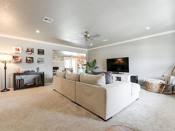 4th image of 10309 Major Ave