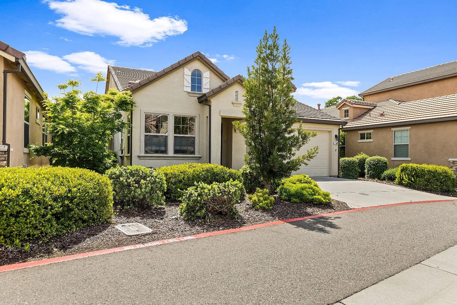 1049 Volonne Dr photo 1
