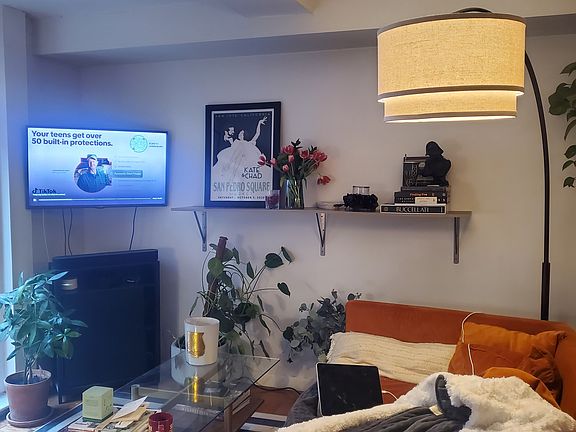 4th image of 52 E 13th St APT 5E