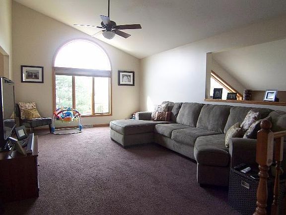 5th image of 132 Summerhill Dr