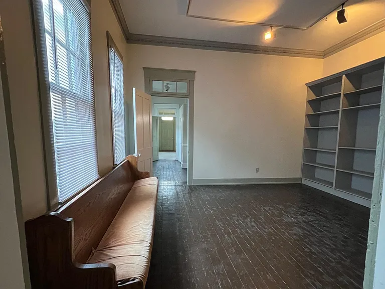 1118 Rogers St — Photo 5