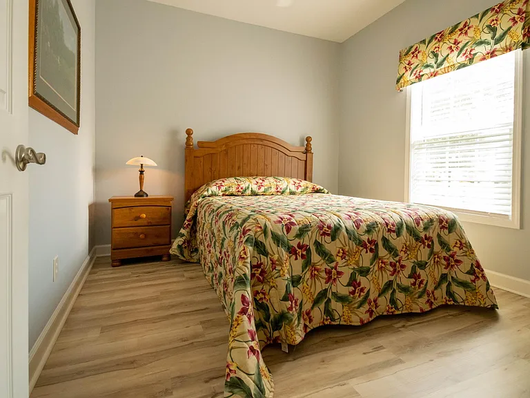 Queen bedroom