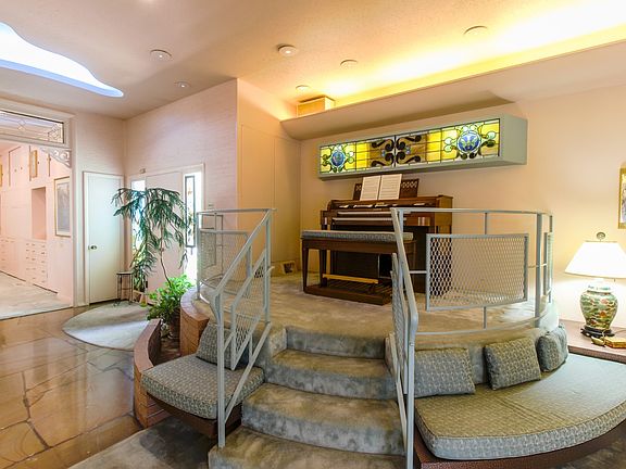 5th image of 205 Hillwood Dr