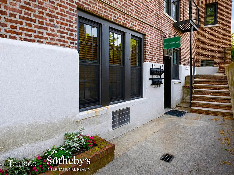 4 Dartmouth St #8 — Photo 2