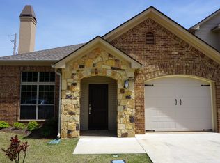 900 Wilcrest Pl, Longview, TX 75604