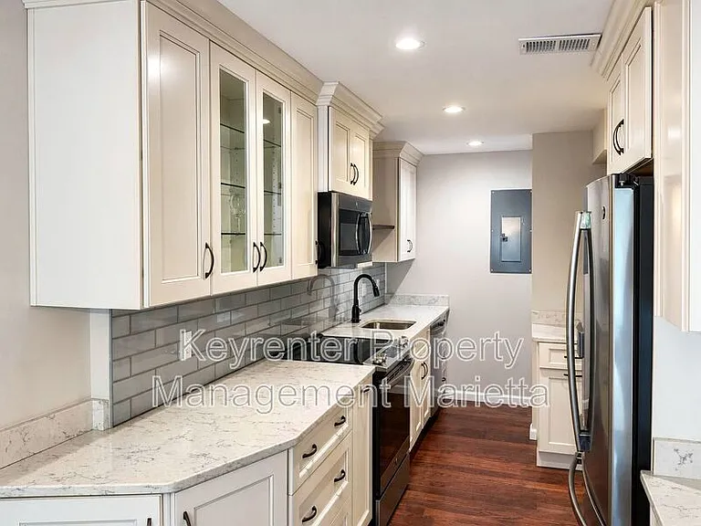 510 E Ponce De Leon Ave #N — Photo 28