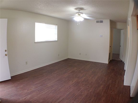3rd image of 2003 Longmire Ct APT 9