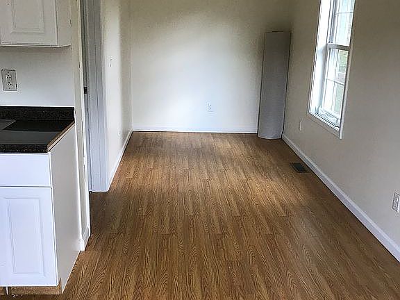 4th image of 1316 Hillside Dr