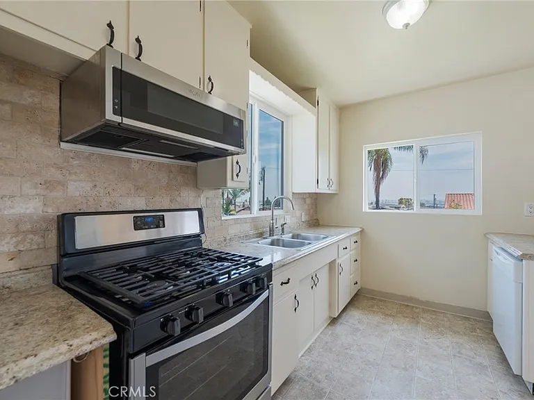 29119 S Highmore Ave — Photo 7