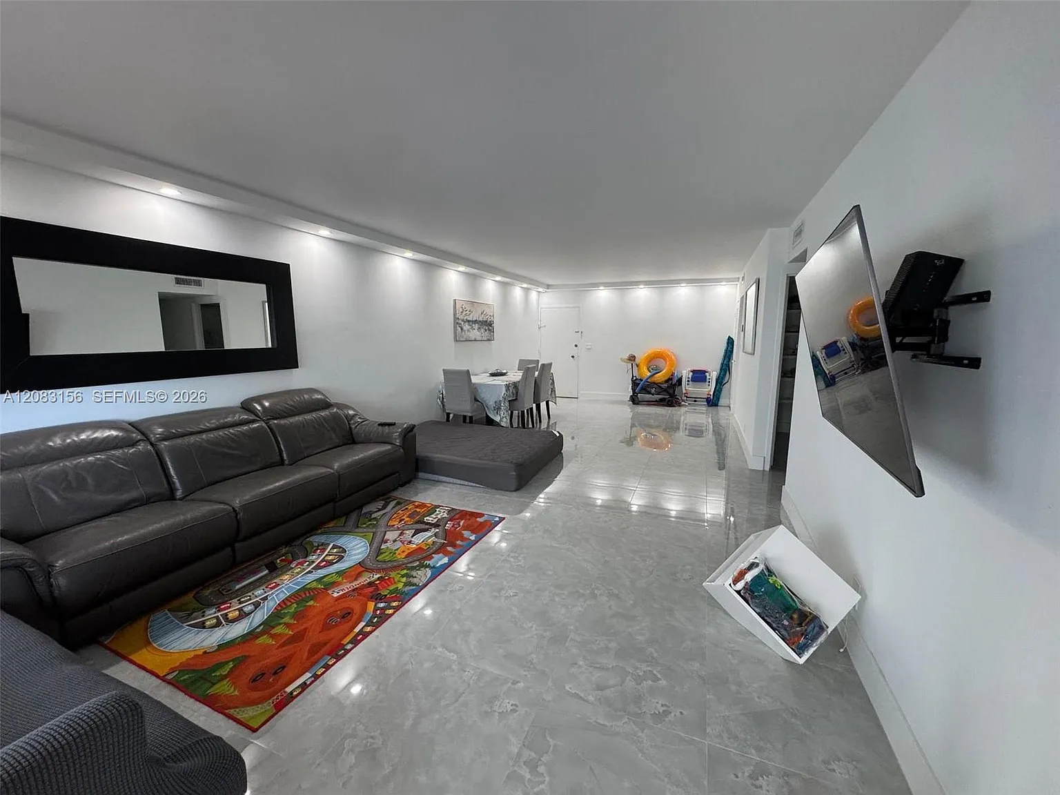 Four Winds Condo — Photo 2
