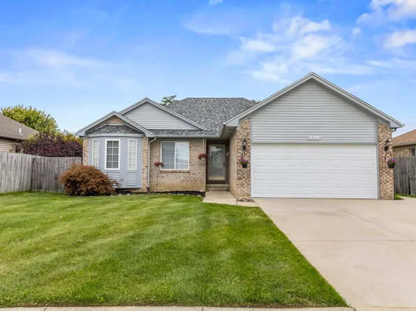 53063 Pine Creek Dr, Chesterfield, MI 48047