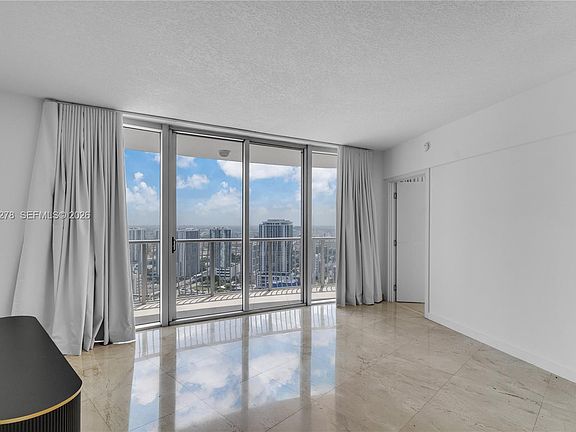 4th image of 1750 N Bayshore Dr APT 4414