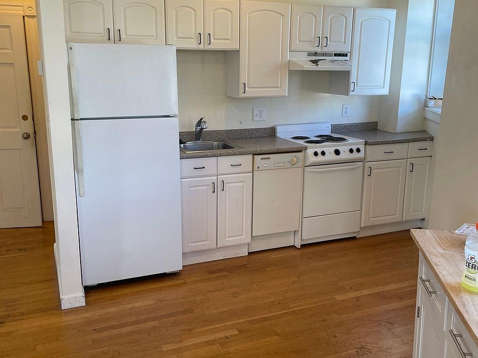 1st image of 4 Bishop Allen Dr #4