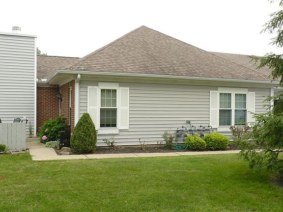5th image of 50 Stratford Green Dr APT 4
