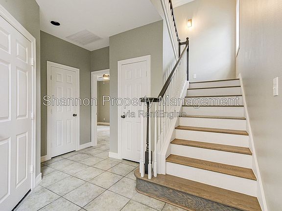 5th image of 1413 Michigan St