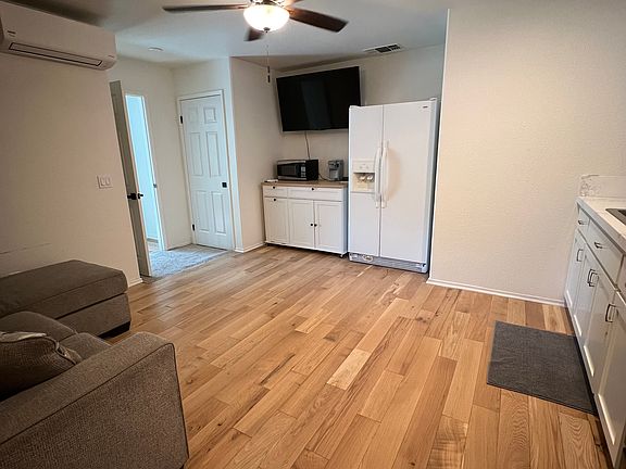 3rd image of 12887 Sholic Rd