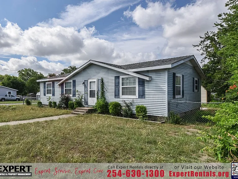1402 Elyse Dr — Photo 4