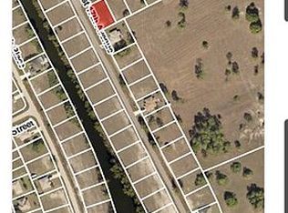 1702 NE 40th Ln, Cape Coral, FL 33909