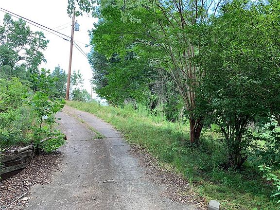 2nd image of 5140 Poplar St Lot 4