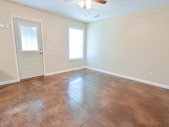 3rd image of 308 E Railroad St #A