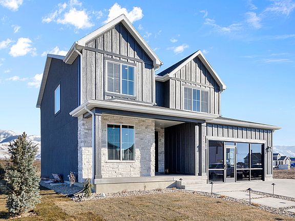 Finished home photos are representational images only. See sales agent for details.