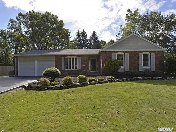 3rd image of 19 Granada Cir