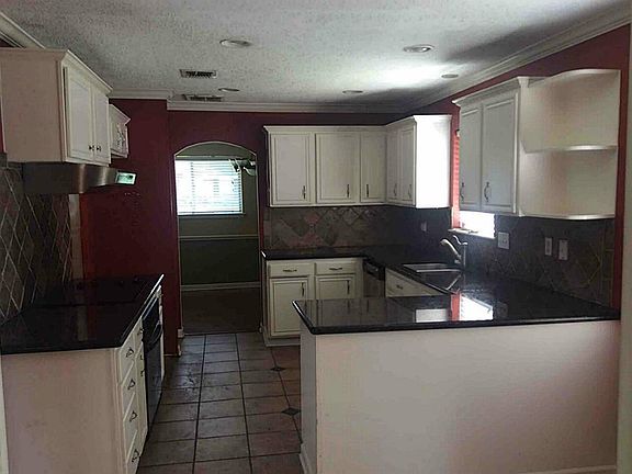 4th image of 16930 Stardale Ln