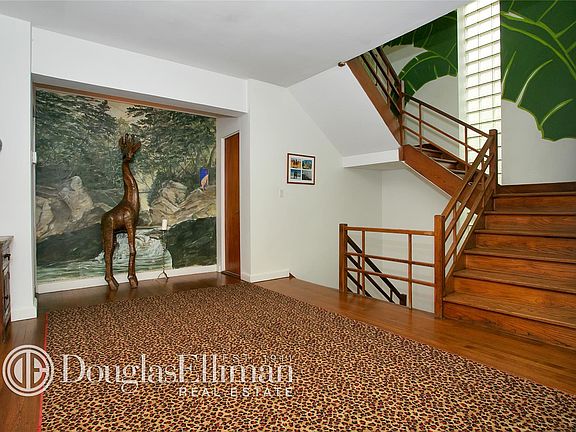 3rd image of 18 Terrace Ave