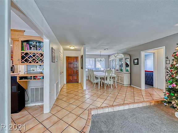 4th image of 2917 Bryant Ave