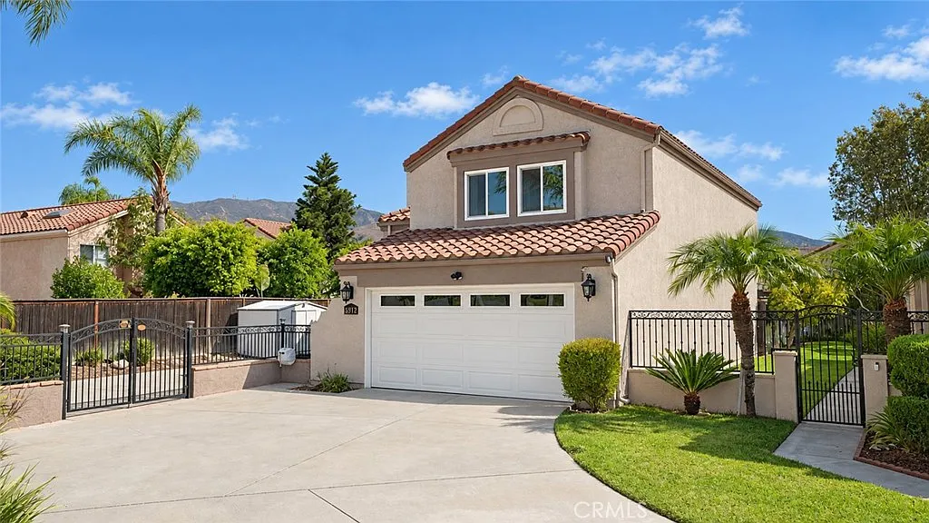 3 bed, 2.5 bath, 1801 sqft, $5,000 — Photo 2