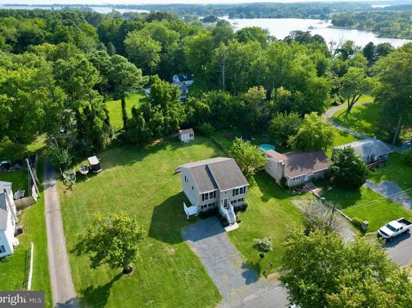 203 Dominion Ln, Chester, MD 21619