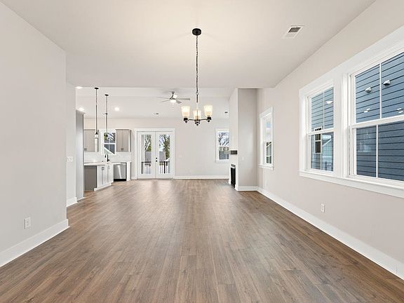 4th image of 69 Madison Dr.