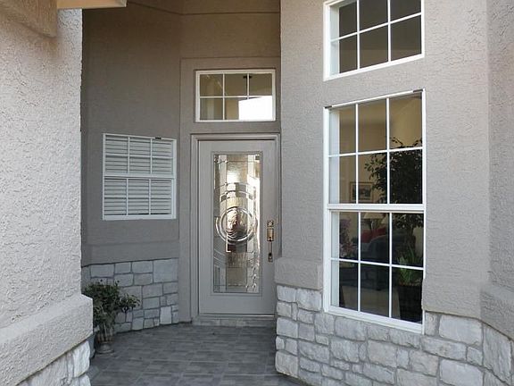 3rd image of 9505 Pinewood Dr