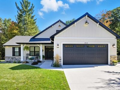 3910 Plumtree Ln, Midland, MI, 48642