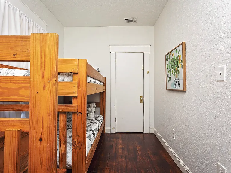 300 W Alva St — Photo 16