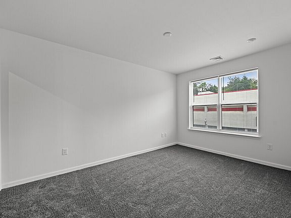 5th image of 224 N Front St Unit 112