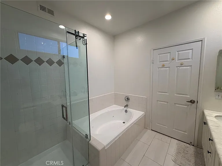 4970 Kester Ave #10 — Photo 10