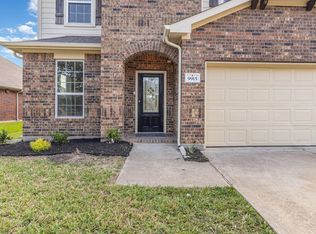 9915 Sterling Village Dr, Rosharon, TX 77583