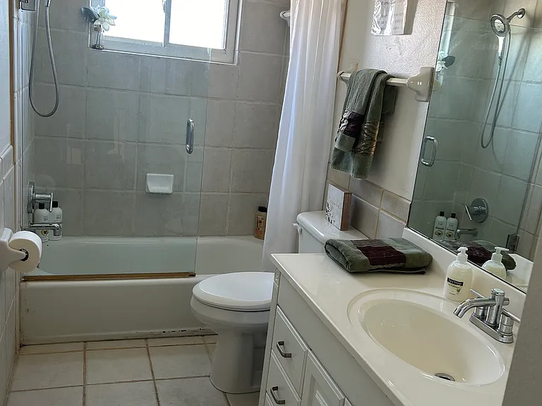 2129 Carol Sue Ave — Photo 10