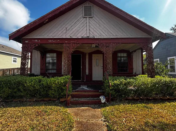 2208 19th St, Port Arthur, TX 77640