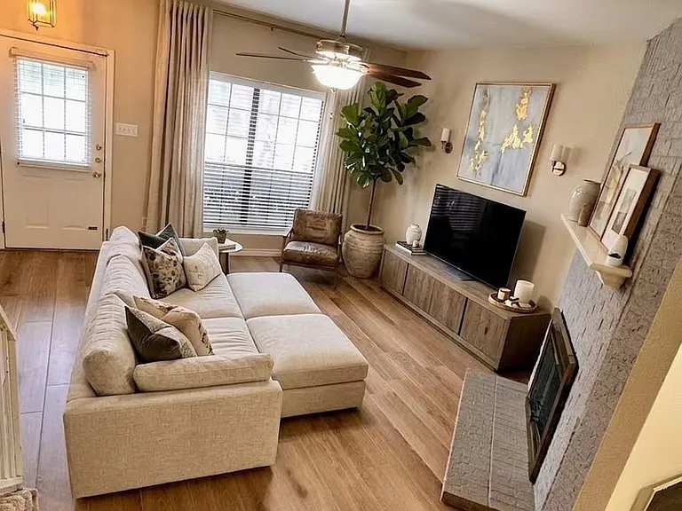 234 Samuel Blvd #2P — Photo 2