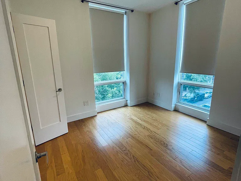 25-35 18th St #4B — Photo 4