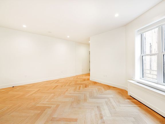 5th image of 415 Washington Ave APT 12