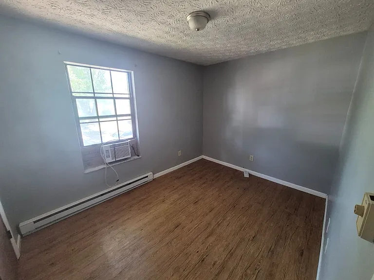 105 Williams St — Photo 6