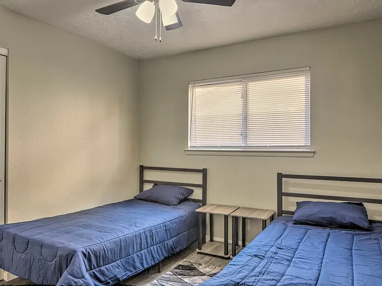 1208 Hupmobile Dr NE — Photo 15