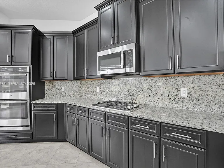 10340 Lake Vista Ct — Photo 39