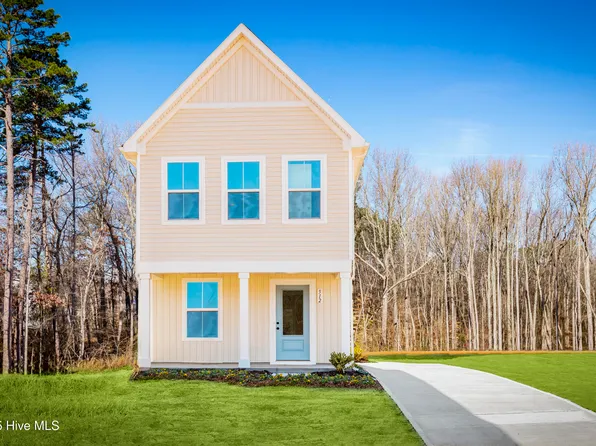 1424 Pine Log Trail NE, Bolivia, NC 28422