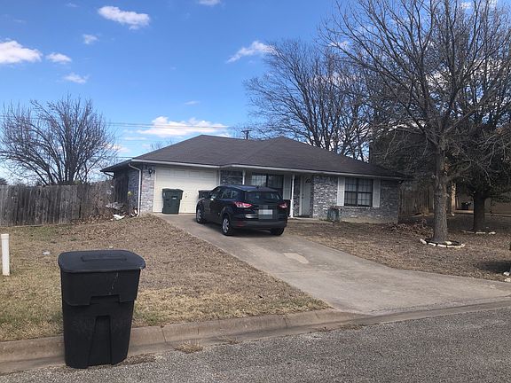 3rd image of 3216 Trenton Dr