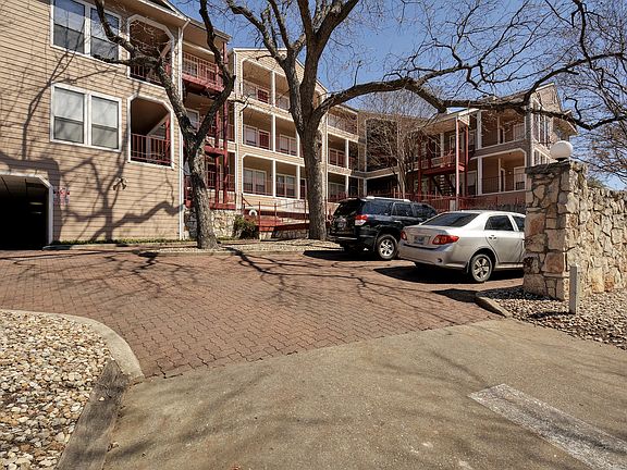 2nd image of 2901 San Jacinto Blvd APT 102